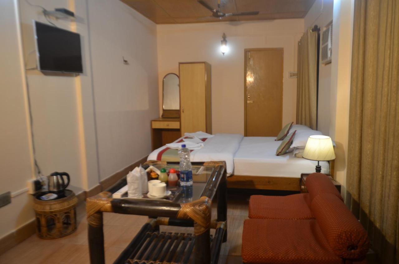 Brahmaputra Jungle Resort Ґувахаті Екстер'єр фото