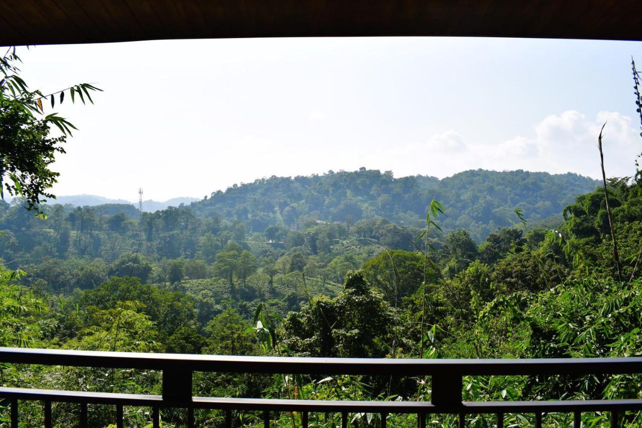 Brahmaputra Jungle Resort Ґувахаті Екстер'єр фото