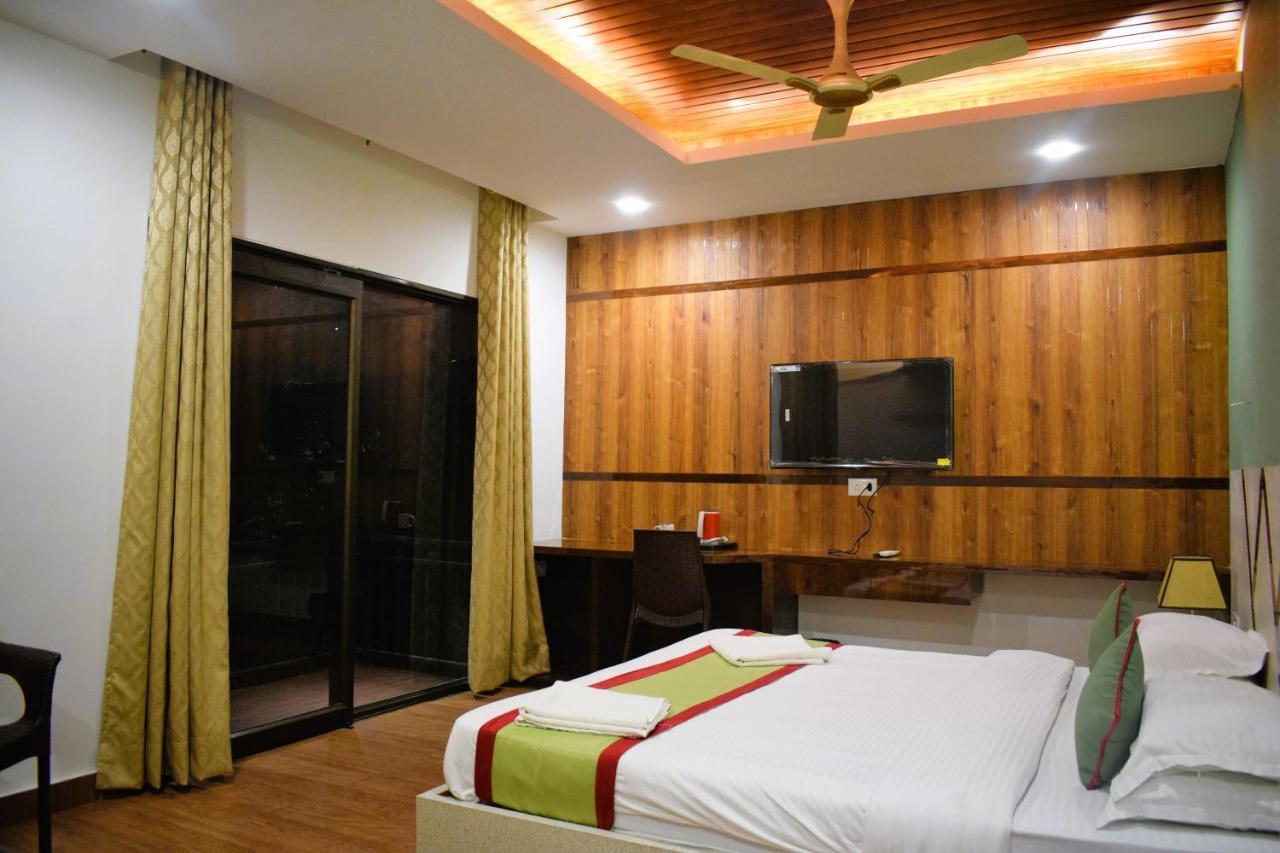 Brahmaputra Jungle Resort Ґувахаті Екстер'єр фото