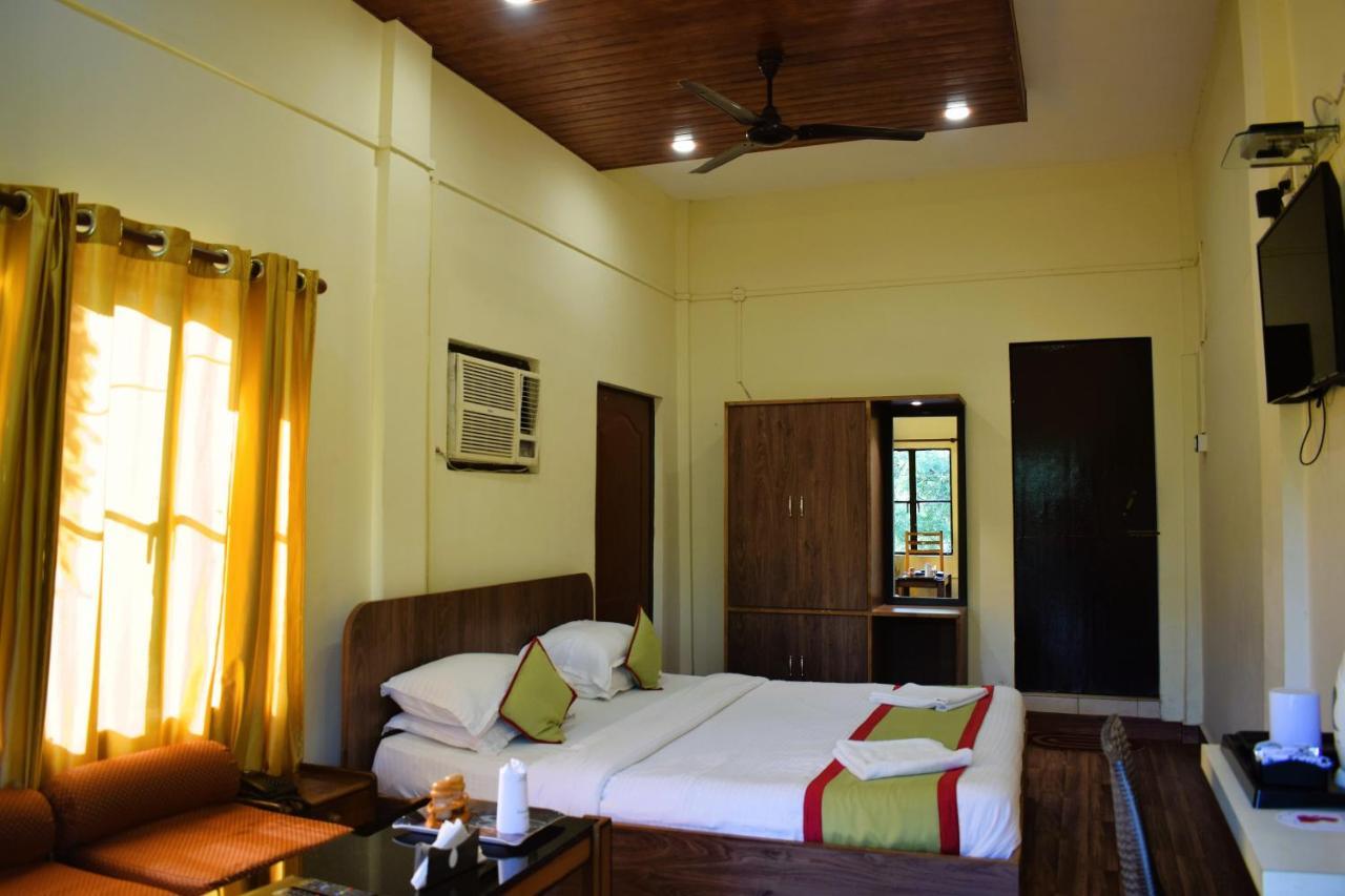 Brahmaputra Jungle Resort Ґувахаті Екстер'єр фото